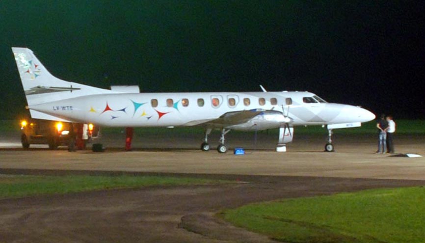 El avión sanitario aterrizó en Formosa a las 20.25 hs. Lo esperaba una ambulancia de Transmedic (Foto: NoticiasFormosa)