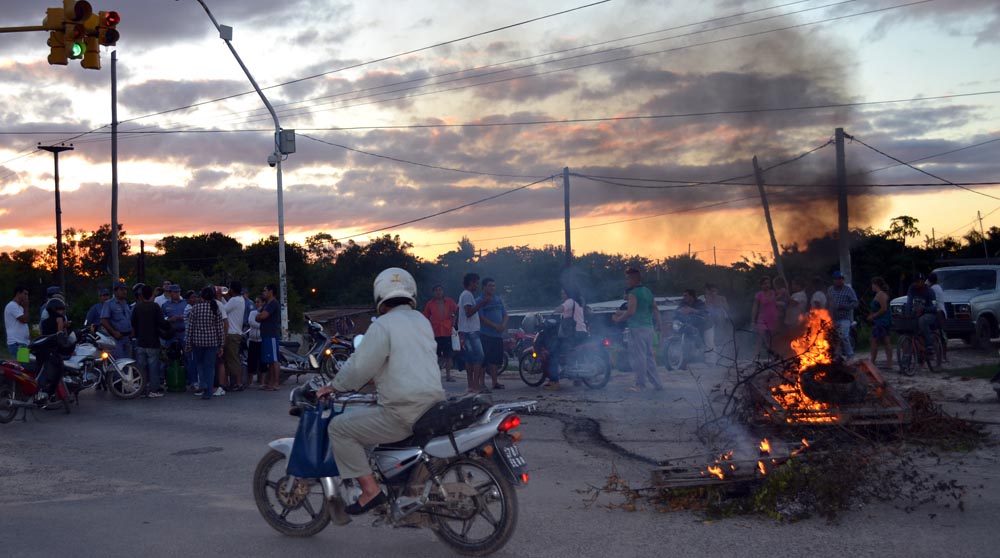 El corte en la avenida Maradona por el gas.