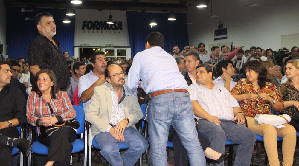 Escándalo atómico: sólo faltaron las piñas (video)