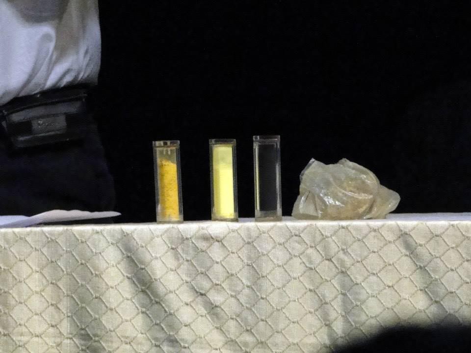 Escándalo atómico: sólo faltaron las piñas (video)