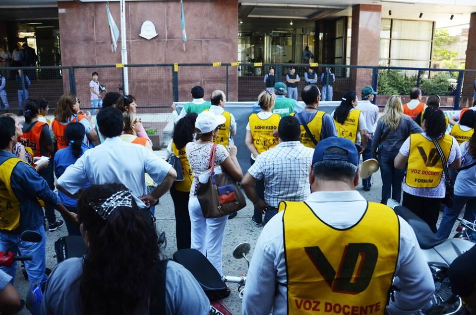 Acatamiento al paro docente en Formosa: para Branchi 75%, para Voz Docente 90%