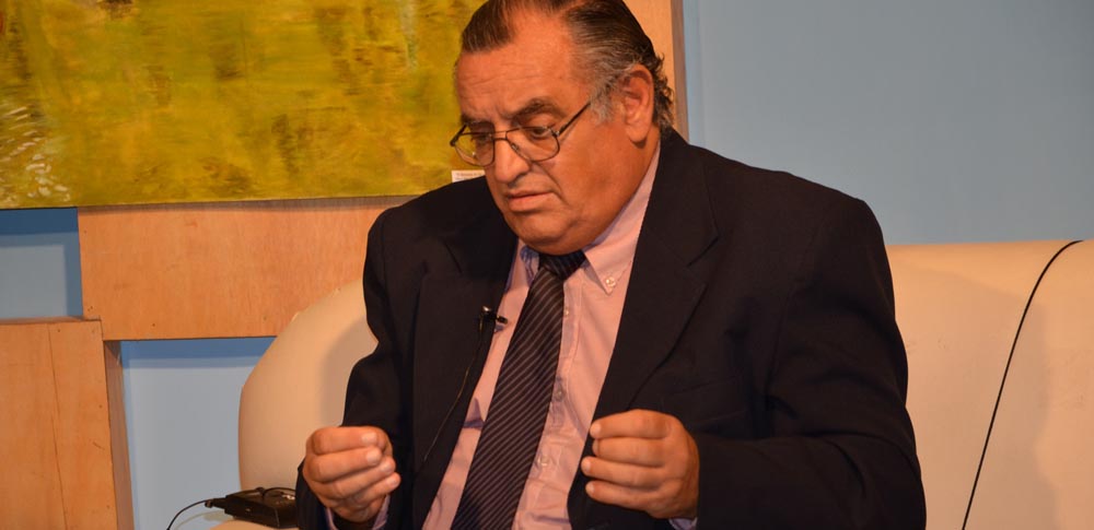 Mántaras salió a polemizar con el Obispo.