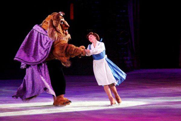 Mucho público en el Cincuentenario para ver el show sobre hielo