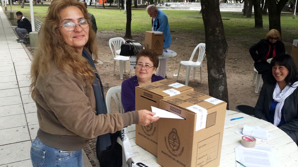 De Vido le dió «dos horas» a la CTA para retirar las urnas de la Plaza San Martín