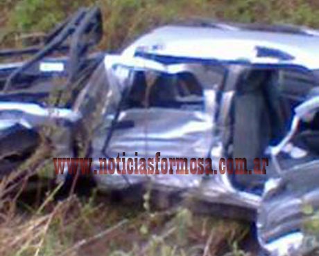 Choque y vuelco grave camino a Payagua