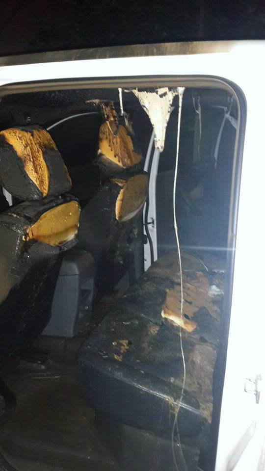 Interior de la camioneta.