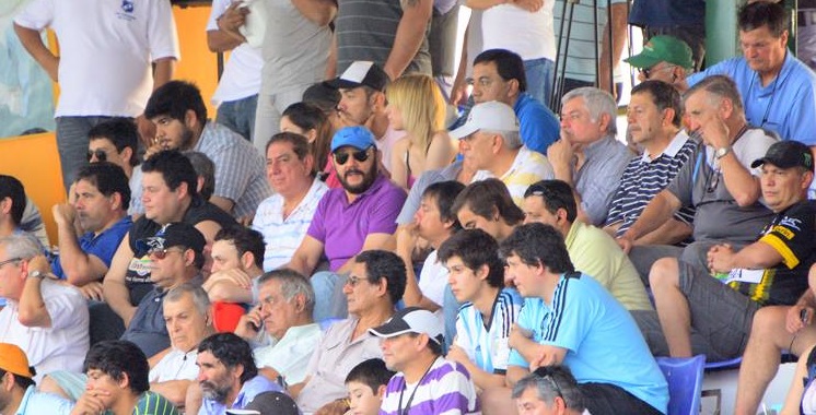 El gobernador, el presidente de la LFF y los presidentes de Sol de América y Patria en el Antonio Romero. Foto Sergio Villagra.