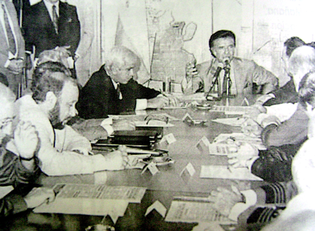 Cruzar el Bermejo, el sueño de Gildo Insfrán, con la idea de estar allá y acá