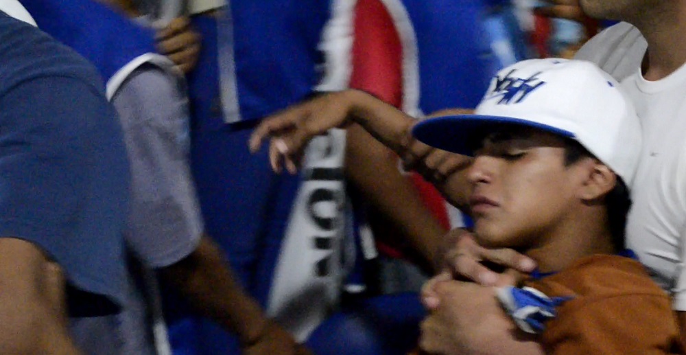 Piñas, trompadas y gas pimienta en el acto por el día del Militante