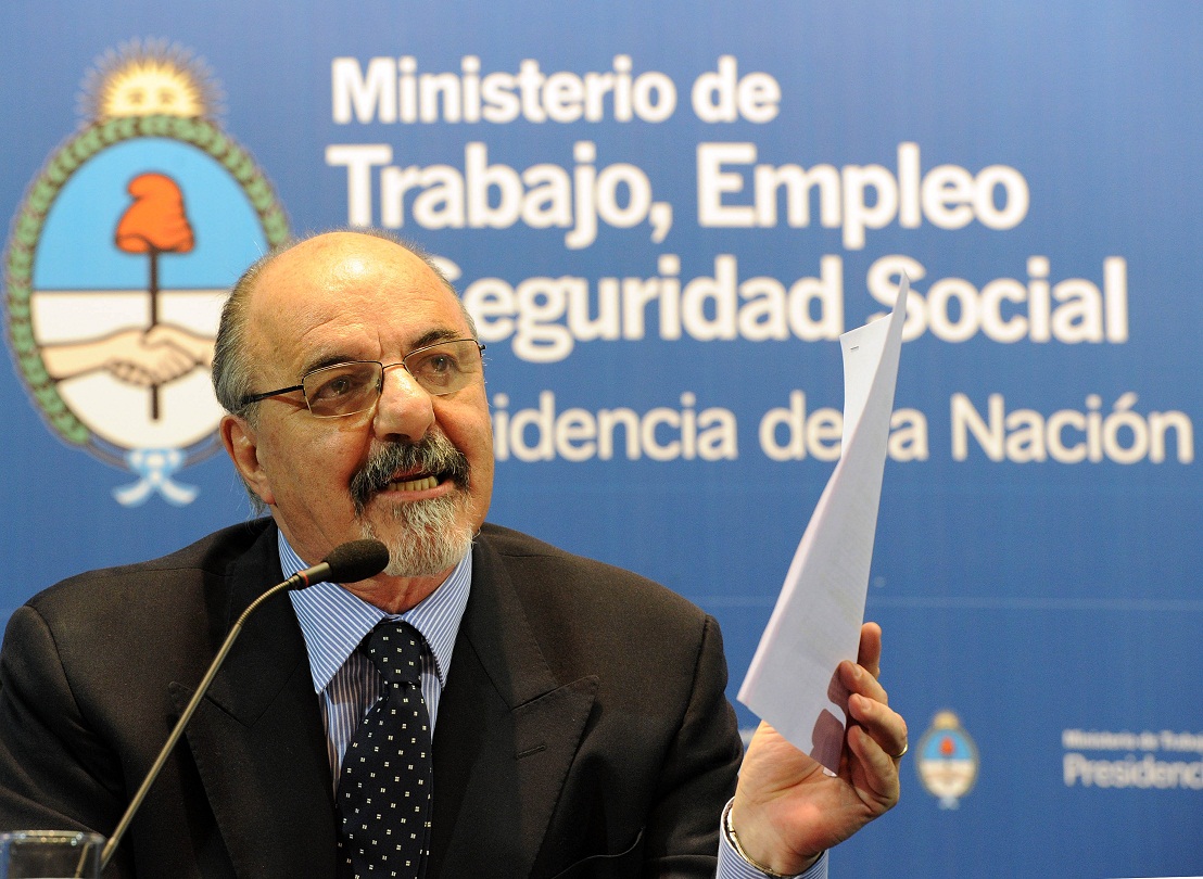 Ministro Carlos Tomada.