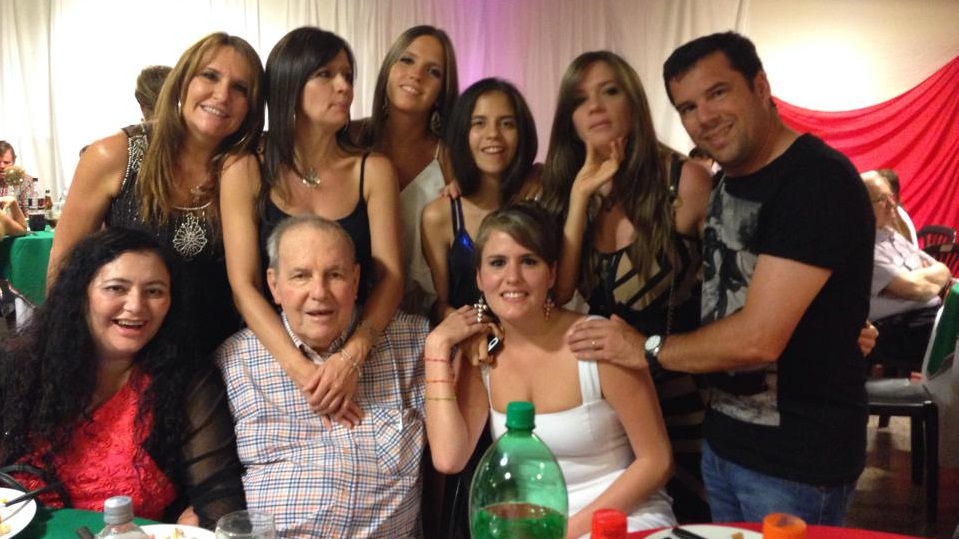 Alberto en familia, tiempo atrás. Foto: Facebook de Alberto Maglietti.