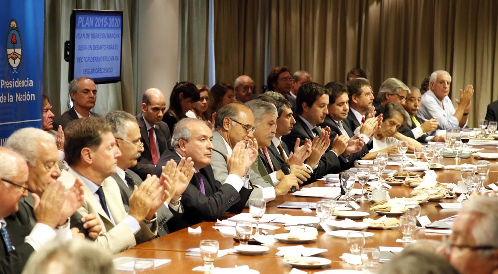 Di Martino compartió la reunión de la Cámara de la Construción, junto al ministro Julio De Vido.
