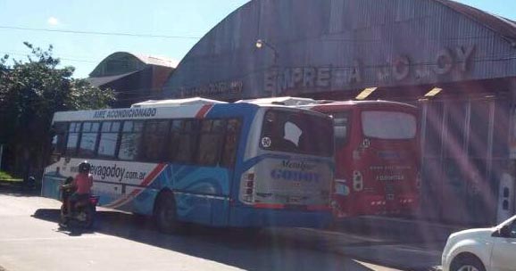 Usan la vereda como propia.