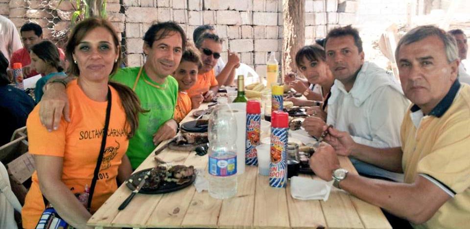Luis Naidenoff y su esposa (trabaja en el Poder Judicial provincial) comparte un almuerzo con el candidato a Presidente.