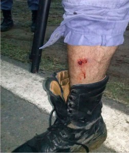 Personal policial lesionado por aborigenes