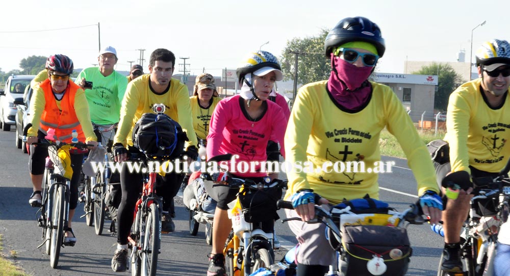 Los cicloperegrinos iniciaron Vía Crucis de 500 km por la Ruta 81