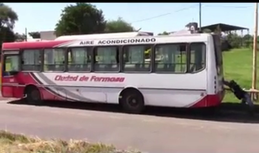 Volvió Orly Master con otra parodia!! ahora el taxi y los colectivos