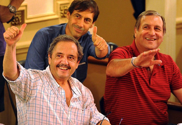 Alfonsín, Naidenoff y Rozas, antes de la votación.