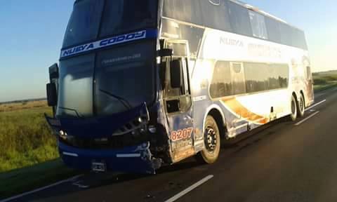 Falleció una mujer en la ruta 11, al chocar contra un micro de la empresa Godoy