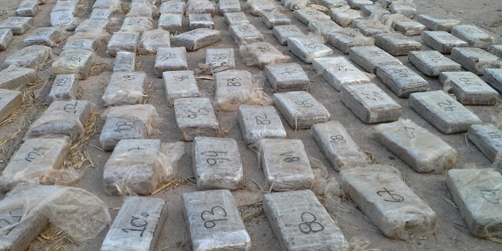 Dueño de un camión llevaba madera y, «de paso», más de 2 toneladas de droga