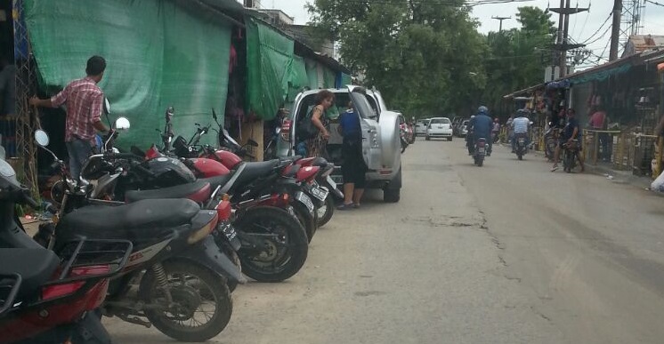 La destacada funcionaria provincial, también compra en El Mercadito.