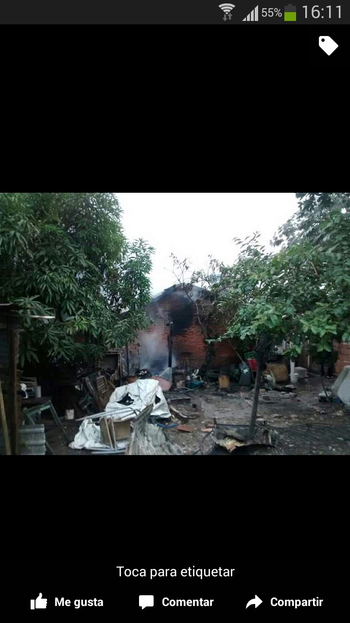 Incendio destruyó una precaria vivienda y murió un hombre. Hay que ayudar