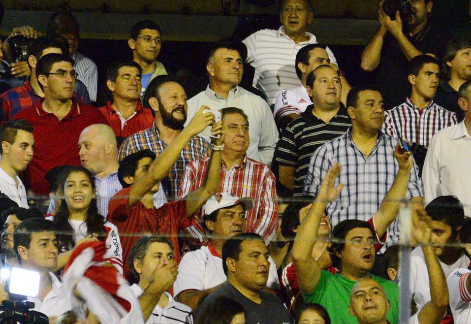 Gildo en la cancha viendo river