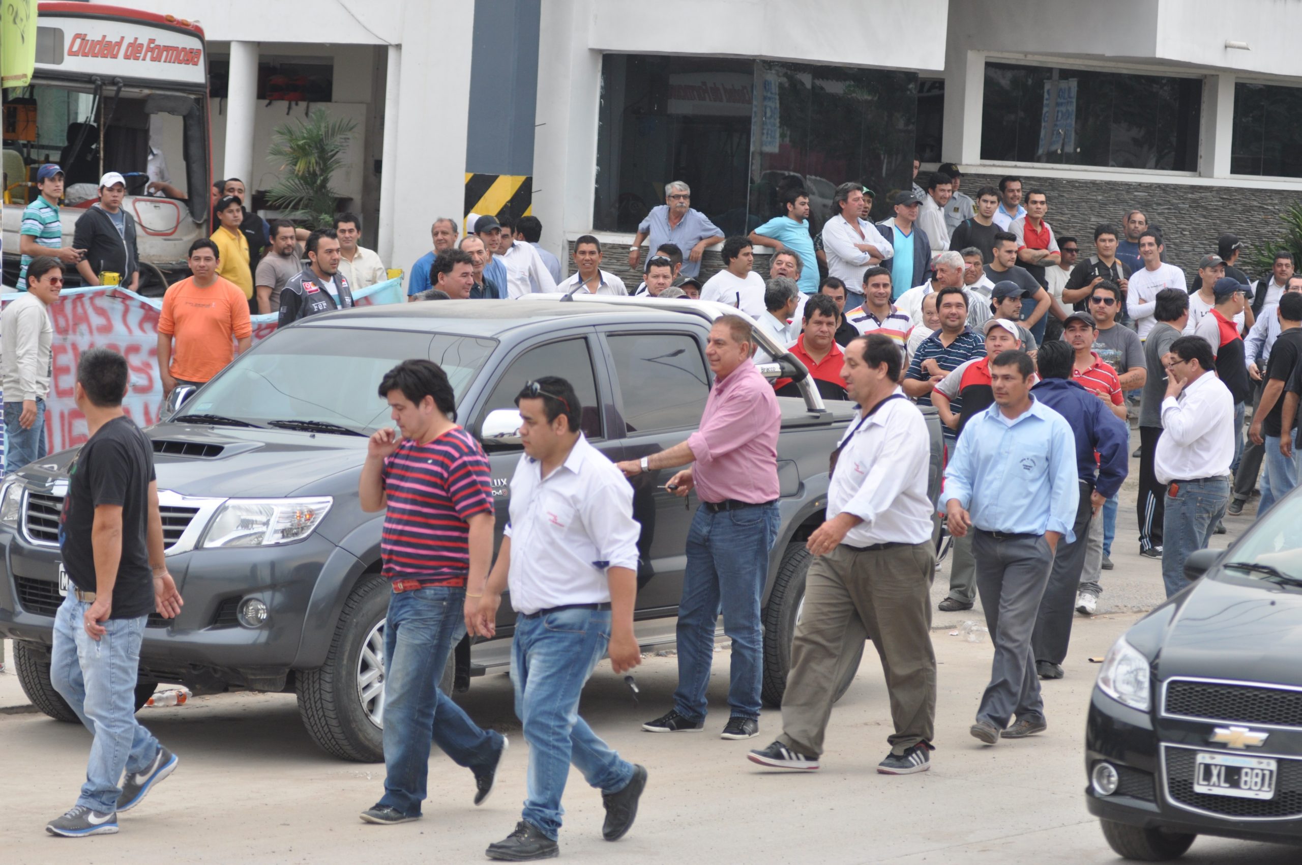Hubo acuerdo con los choferes y se levantó el paro