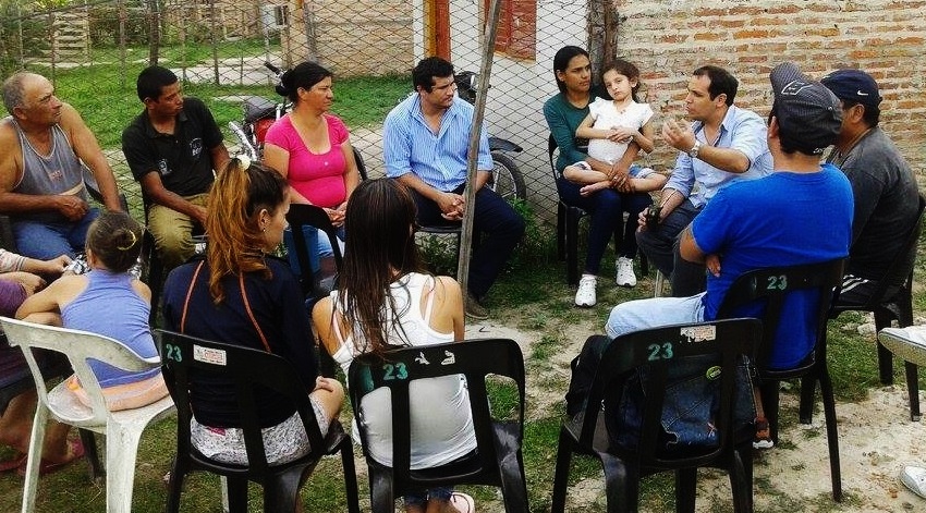 Militantes de La Cámpora llevan sus propuestas a los barrios capitalinosm