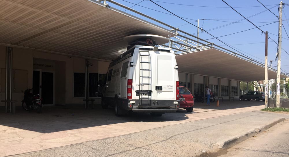 Estacionamiento de Lapacho Canal 11, por la calle Eva Perón.