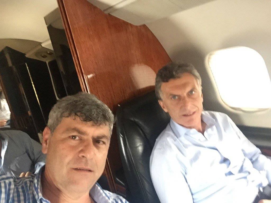 buryaile macri en el avión de macri