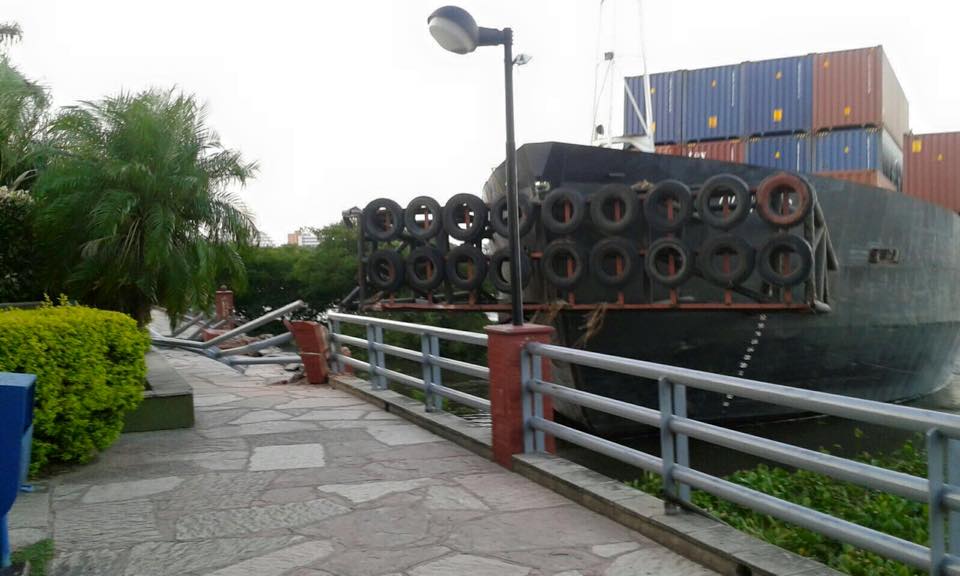 BARCAZA PARAGUAYA COSTANERA
