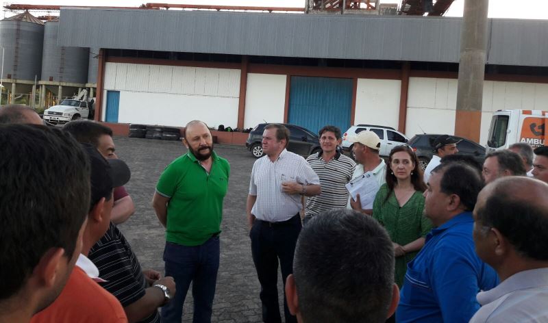 gildo insfrán mereles de vido inundados en el puerto