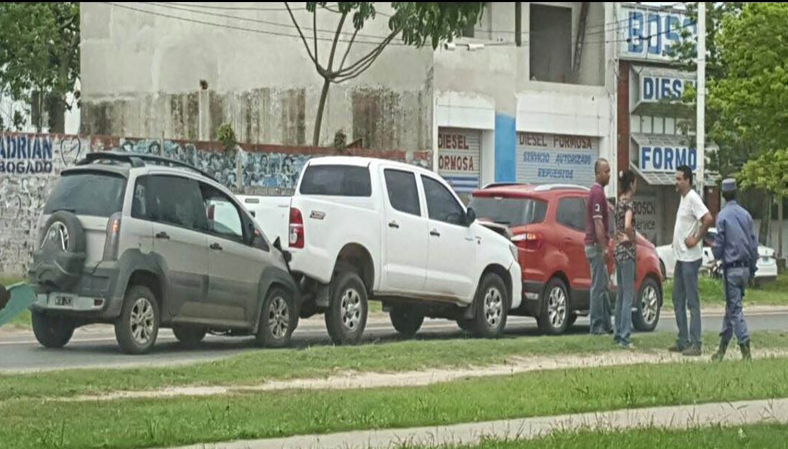 Choque en cadena en la avenida Gutnisky