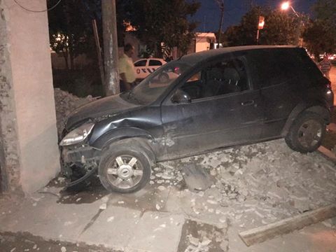 Choque «y suerte» para obreros en un choque en Saavedra y Pantaleón Gómez