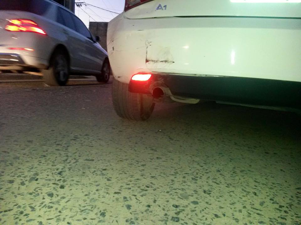 Otra vez un remisero «se llevó puesto» a un par de autos estacionados