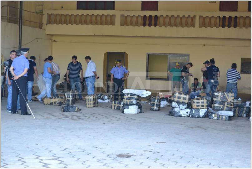 La Policía iba en busca de un caso de narcomenudeo y encontró cerca de 2 toneladas de marihuana