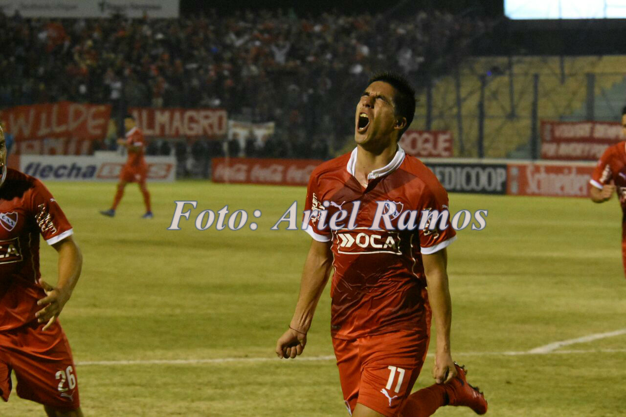 Ganó Independiente en el Antonio Romero, en una noche única para su hinchada