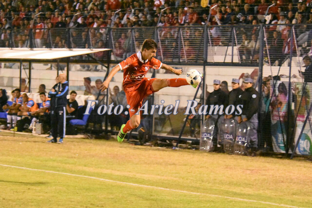 Ganó Independiente en el Antonio Romero, en una noche única para su hinchada