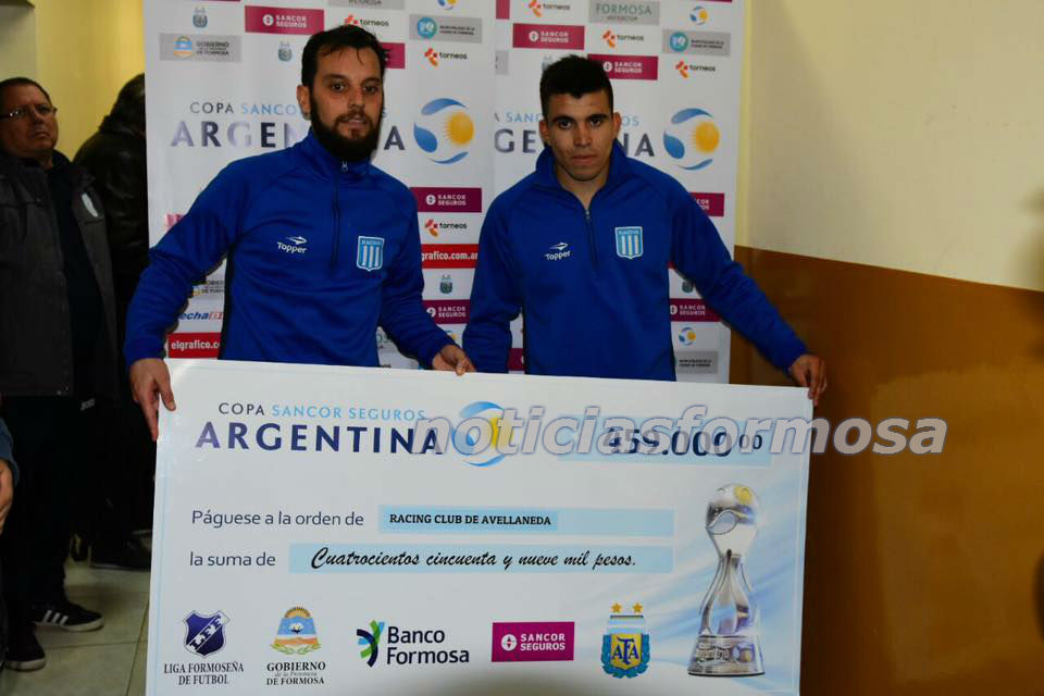 Racing se hizo fuerte en Formosa, y sigue en la Copa Argentina… y con Milito en el hotel