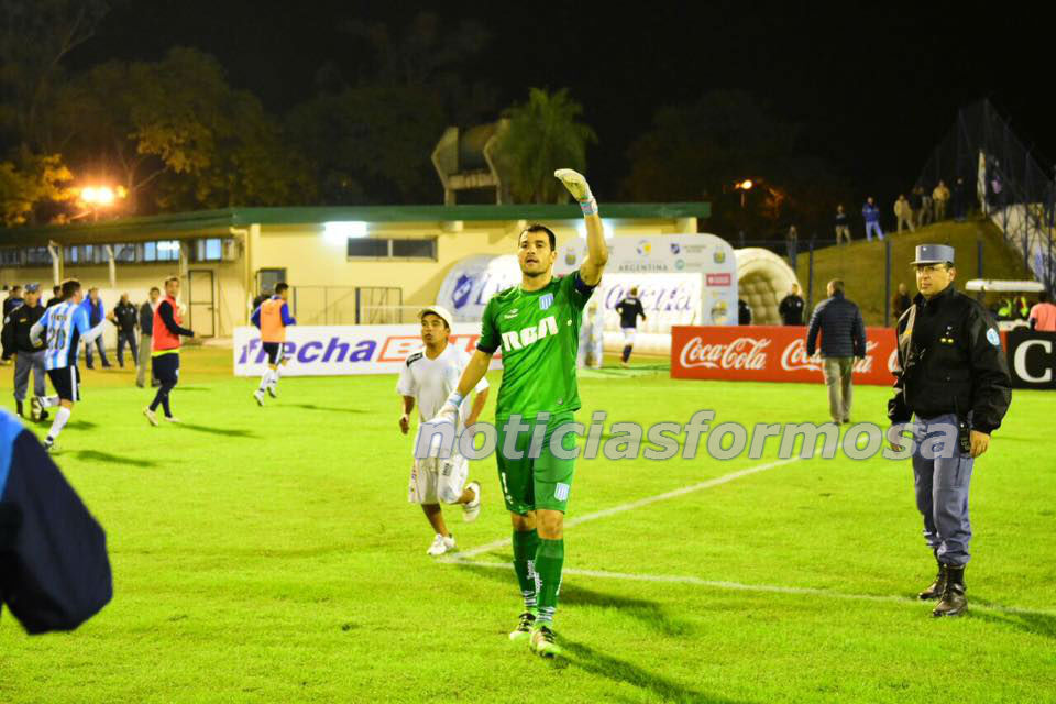 Racing se hizo fuerte en Formosa, y sigue en la Copa Argentina… y con Milito en el hotel