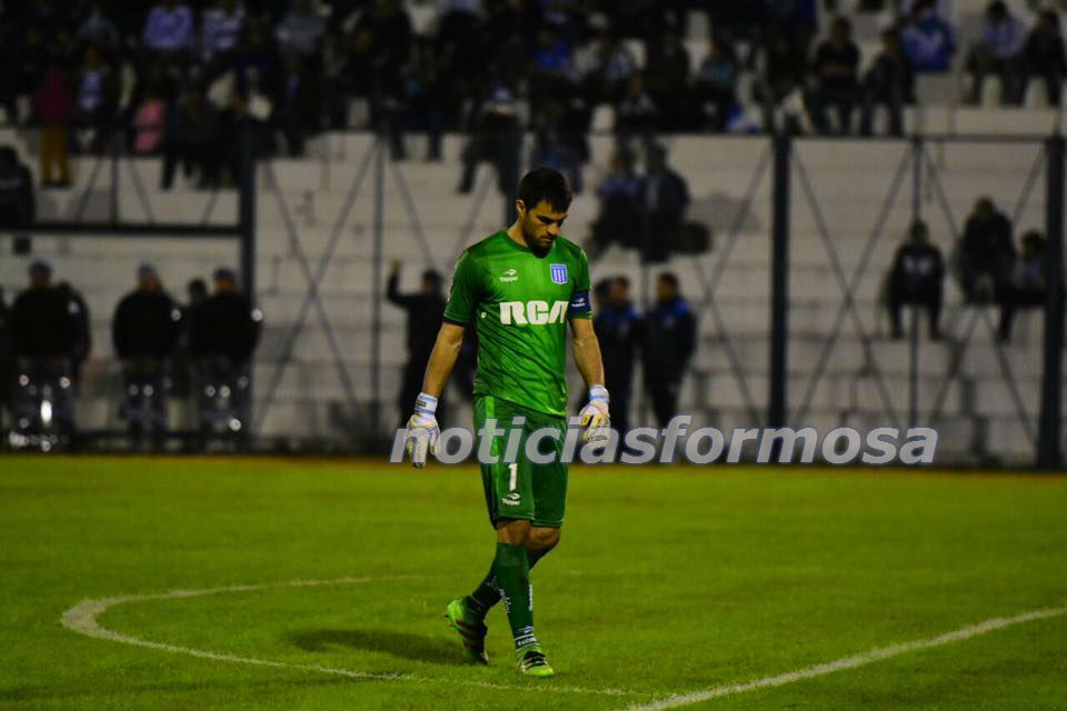 Racing se hizo fuerte en Formosa, y sigue en la Copa Argentina… y con Milito en el hotel