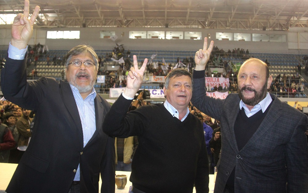 Insfrán, junto a Peppo y Navarro.