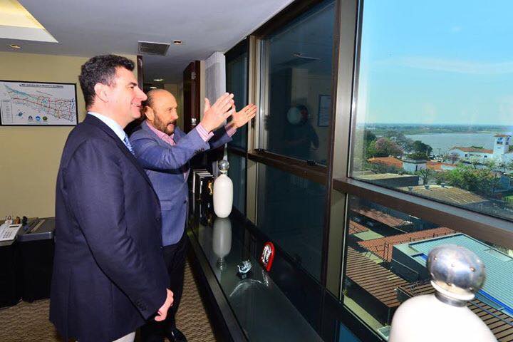 Nuevo gobierno: Gildo recibió a 4 ministros macristas en su despacho y al presidente en el Aeropuerto