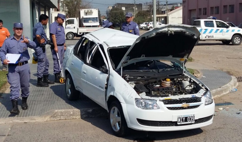 Accidente en la Gutnisky, frente a El Pajarito