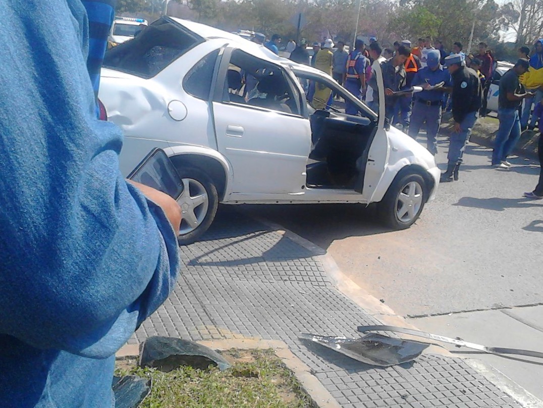 Accidente en la Gutnisky, frente a El Pajarito