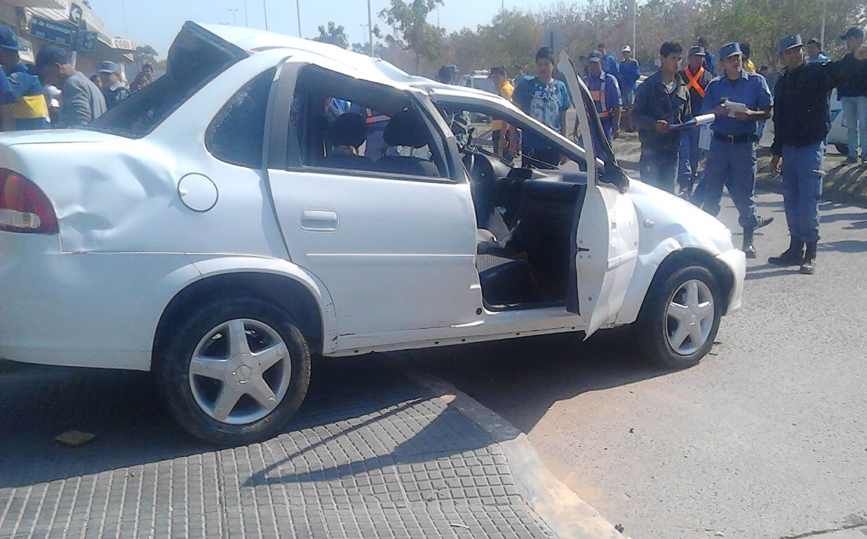 Accidente en la Gutnisky, frente a El Pajarito