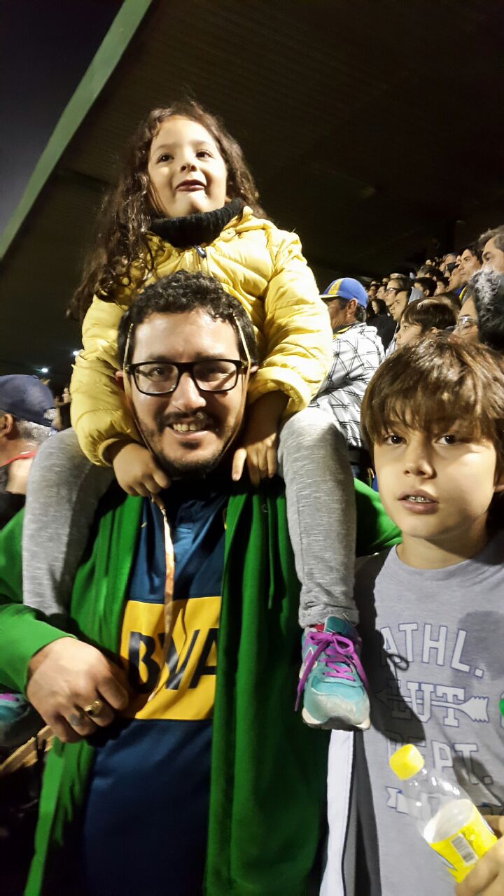 El Antonio Romero repleto festejó el triunfo de Boca por 2 a 1