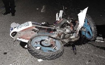 Falleció un adolescente en choque de motos en el barrio San Agustín. Hay tres heridos
