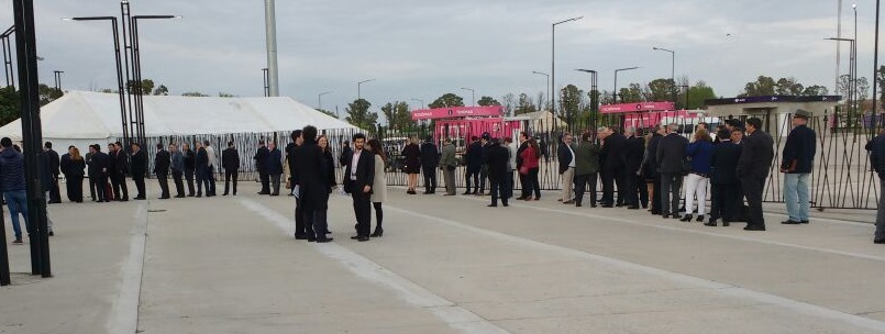 Desde la 7 de la mañana se comenzaron acreditar los más de 2300 intendentes de todo el país que confirmaron su presencia.